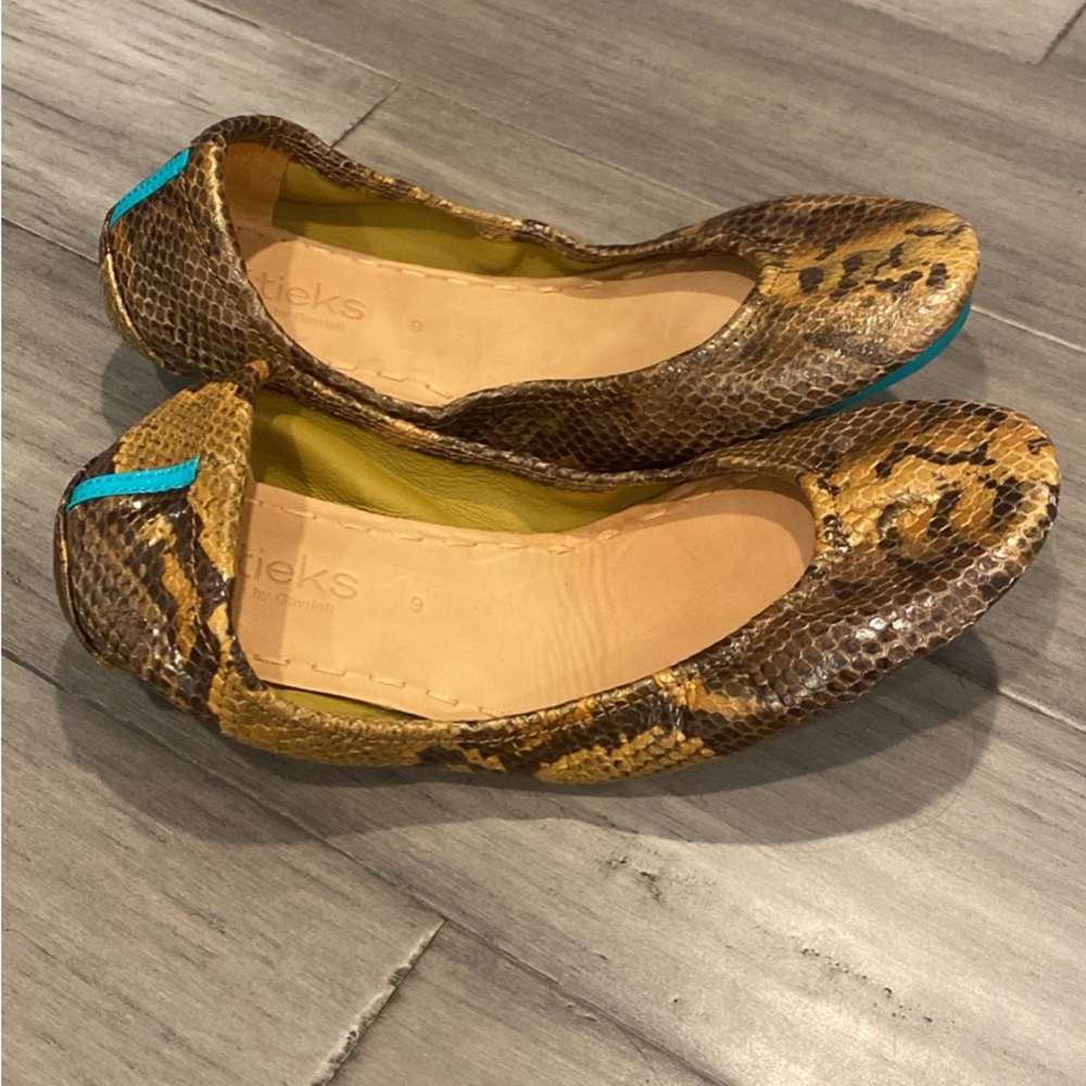 Tieks Women's Mocha Snake Flats
